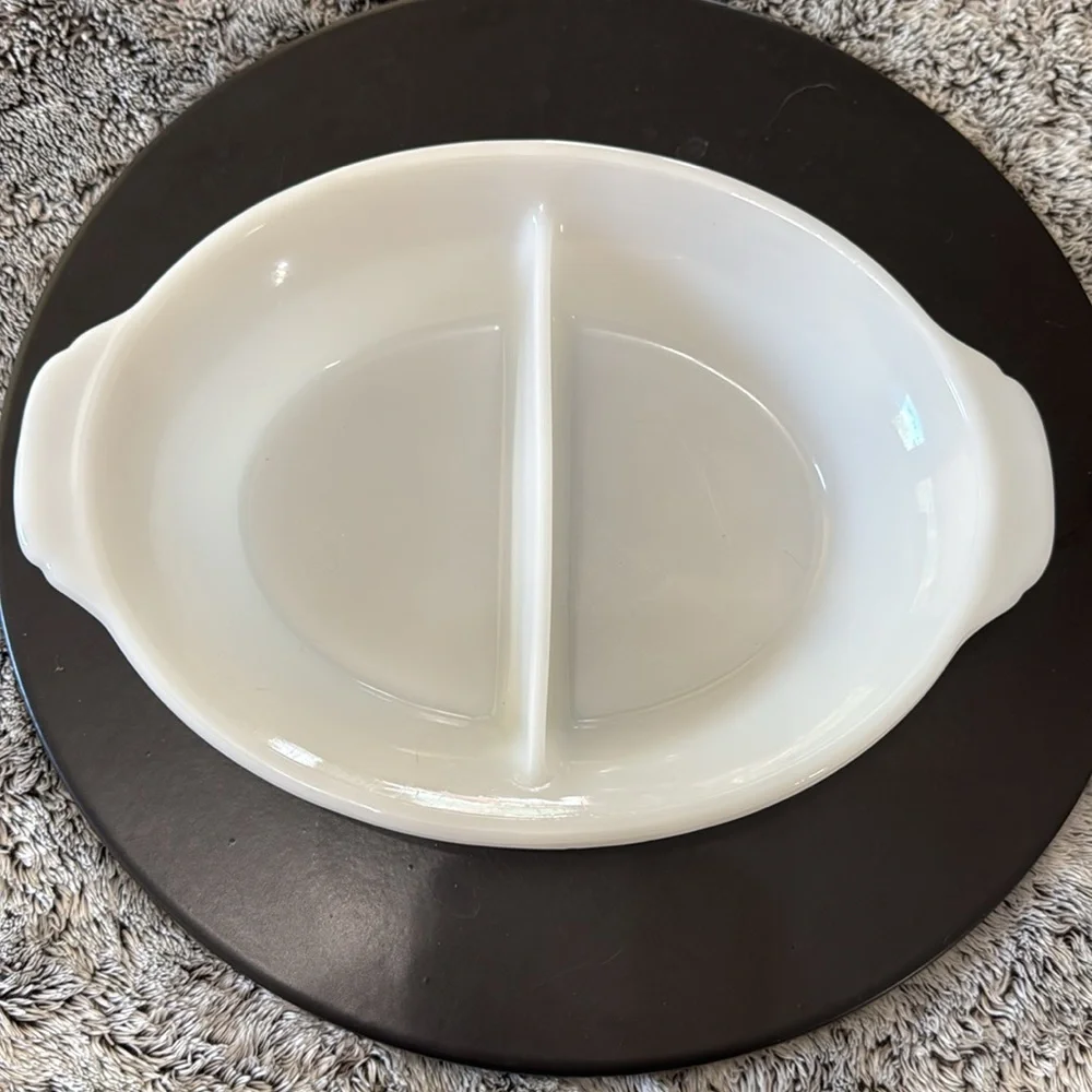 Vintage Anchor Hocking Fire King White Milk‎ Glass Divided Baking Dish Model 468